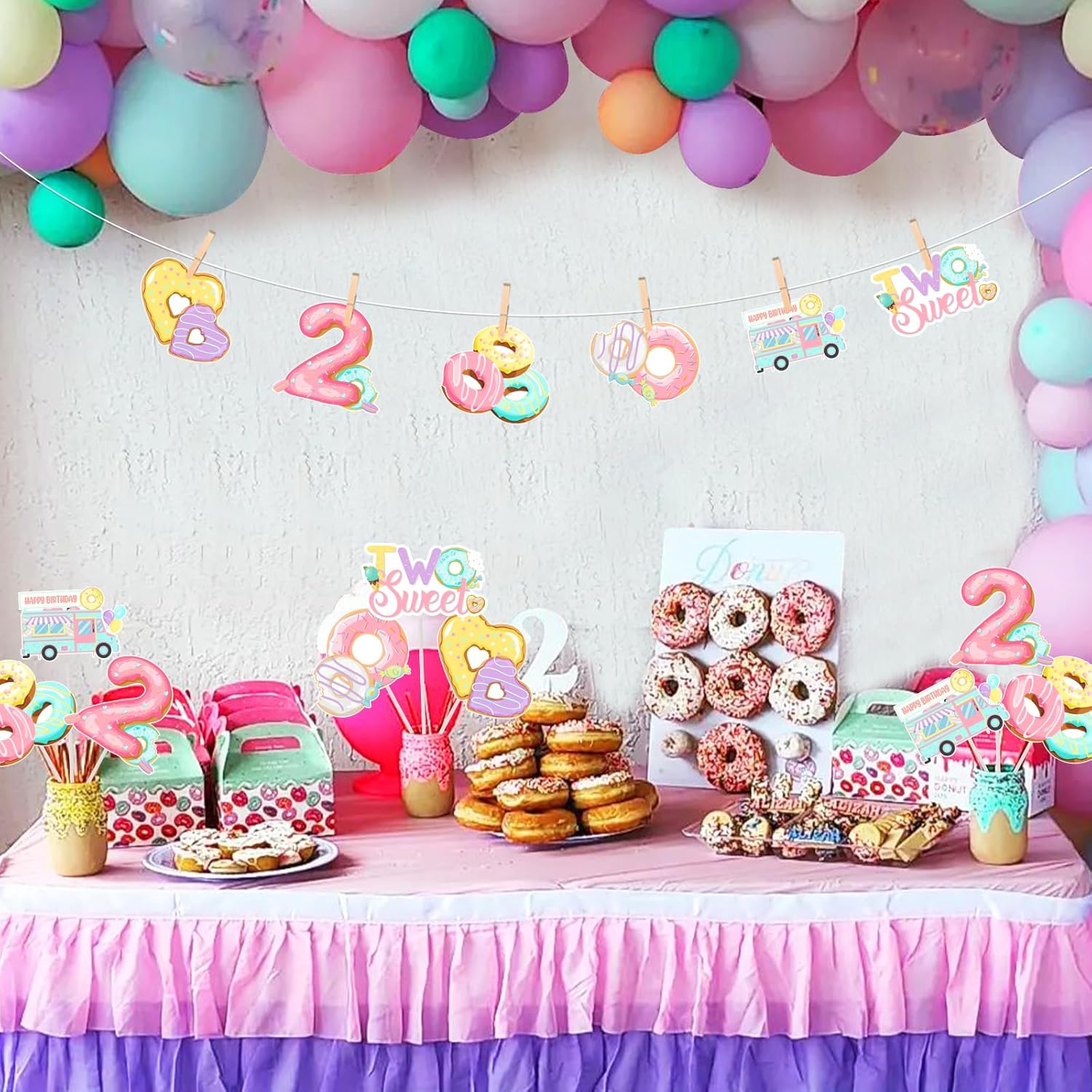 Donut 2nd Birthday Centerpiece - مراجعة Centerpiece Stick وسعره