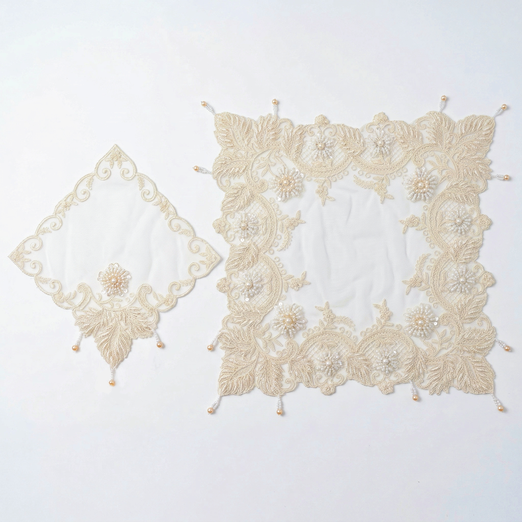 2pcs Leaf Shape Placemats Set  - مراجعة Glitter Tablecloth وسعره