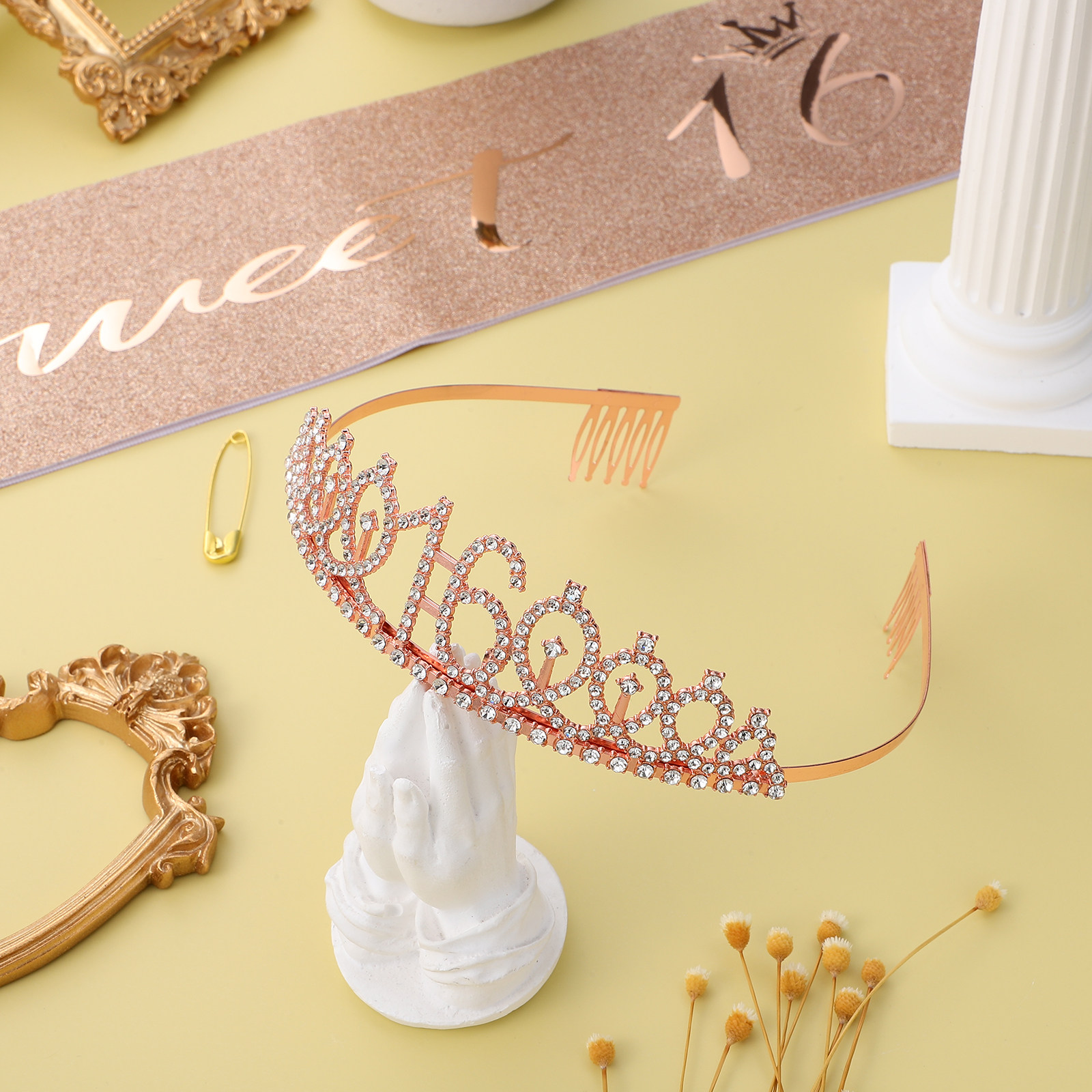 1Set Glittering Birthday Tiara - مراجعة Birthday Sash Glitter وسعره